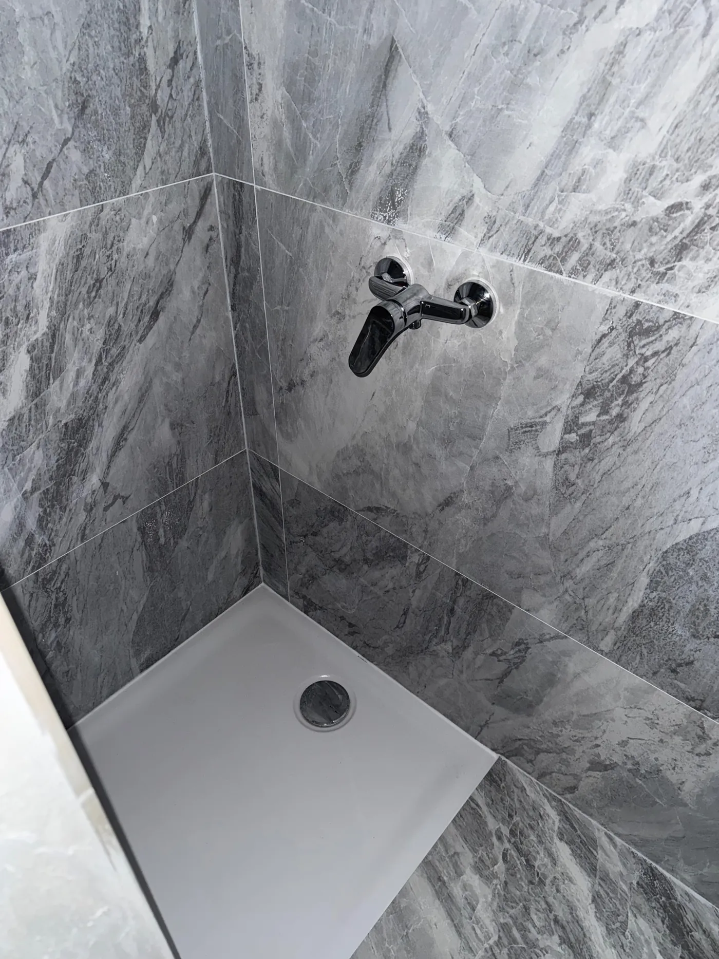 Receveur de douche à l’italienne posé en rénovation